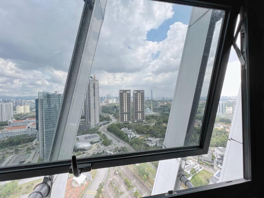 Arte Mont Kiara Bright & Airy 2br Kuala Lumpur