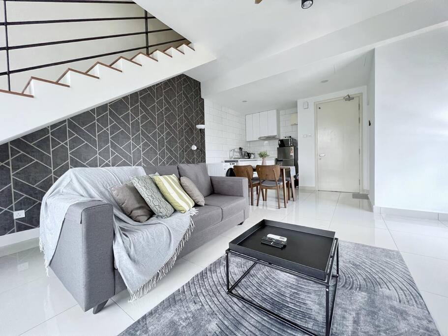 Arte Mont Kiara Bright & Airy 2br *